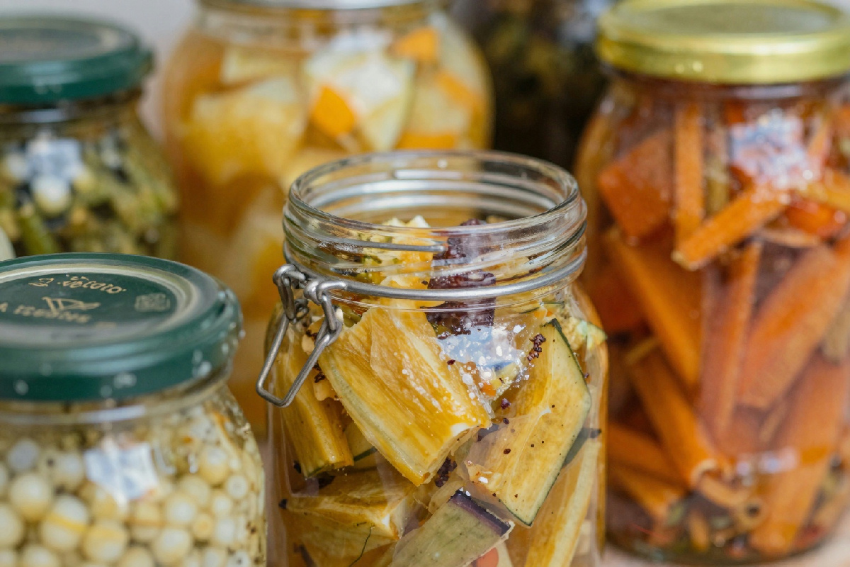 Non usare mai il sale iodato nelle conserve: il trucco per mantenere colore e sapore intatti